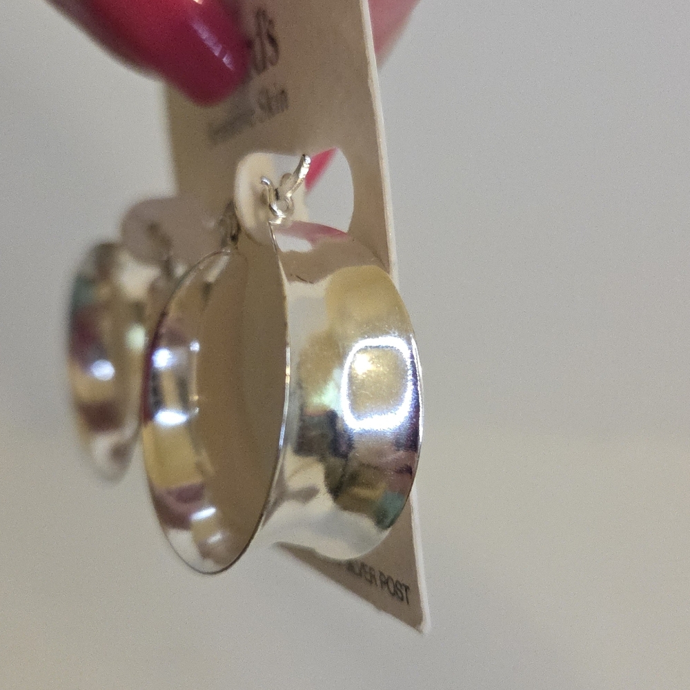 Dillard's Silver Hoop Fashion Earrings Sensitive Skin NEW - Picture 3 of 5